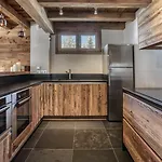 Chalet Eisstock